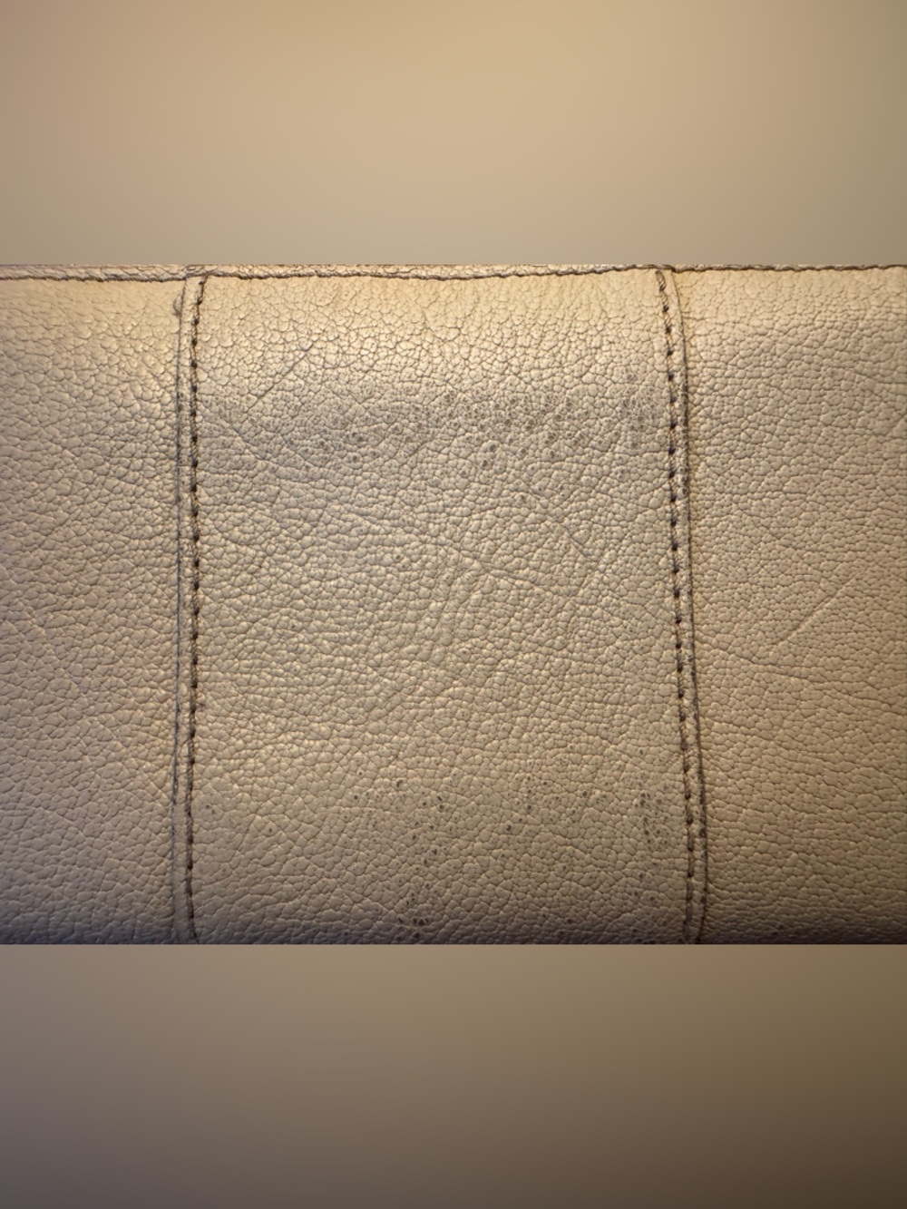Burberry Cream Continental Leather Zip Wallet with Gold Plaque. - Picture 5 of 16